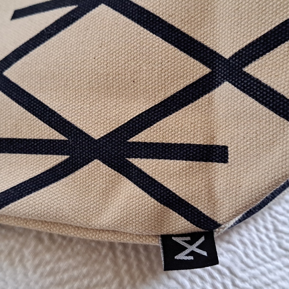 NWOT Margaux New York Natural Canvas Twill Tote Bag Navy Print‎ 17"x4.5"x12.5" - Picture 6 of 8
